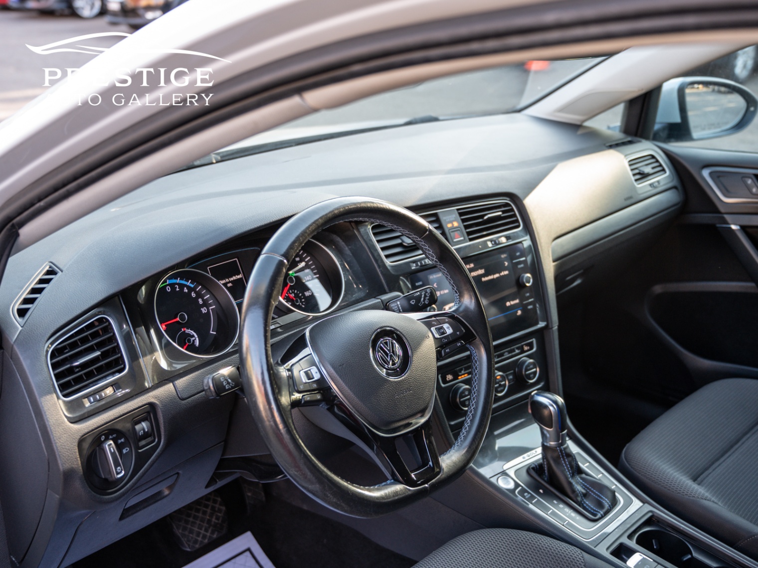 /prestigeautogallery/2017-Volkswagen-e-Golf-6436337184241041.jpg