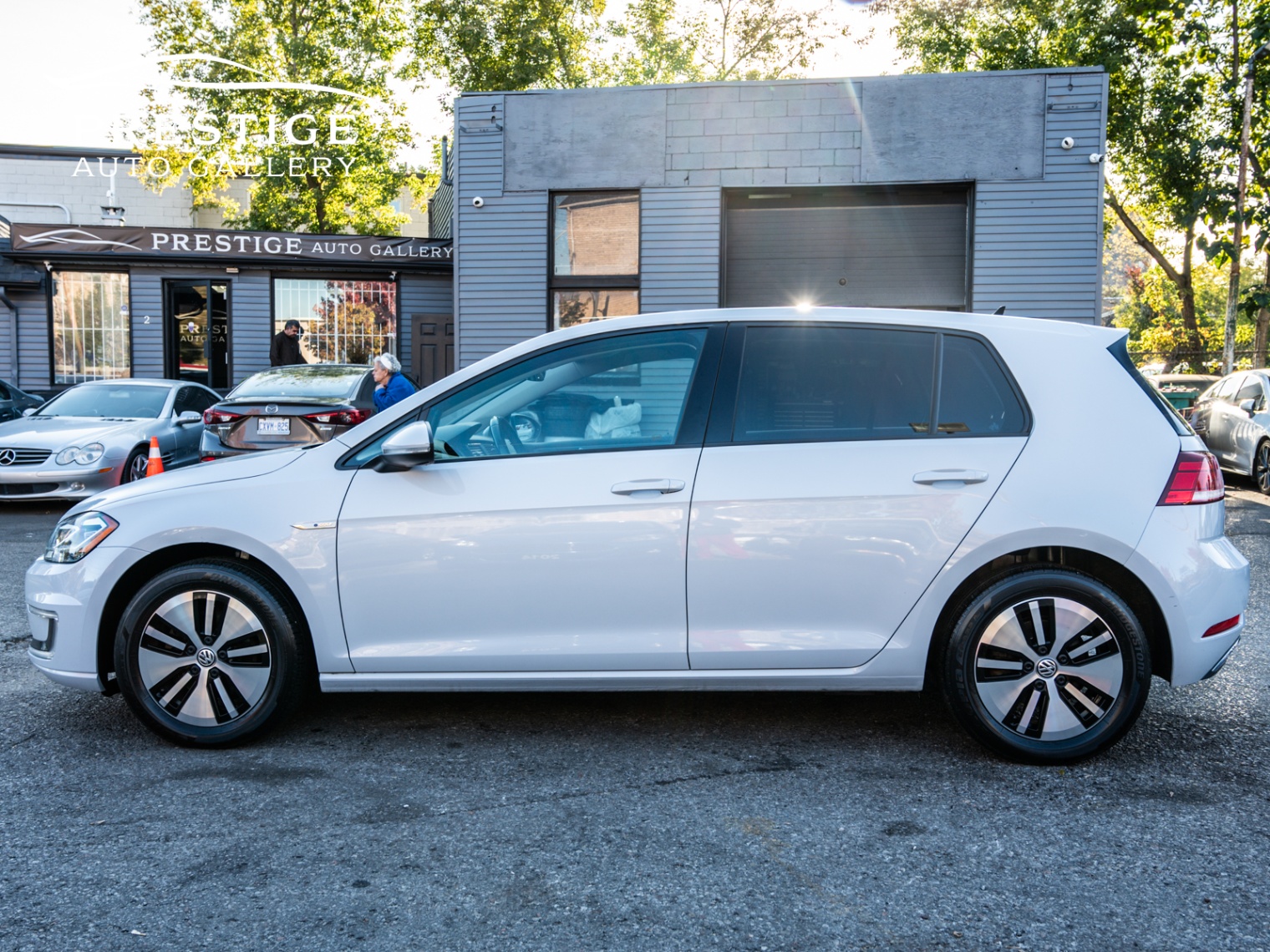 /prestigeautogallery/2017-Volkswagen-e-Golf-9223500231068005.jpg