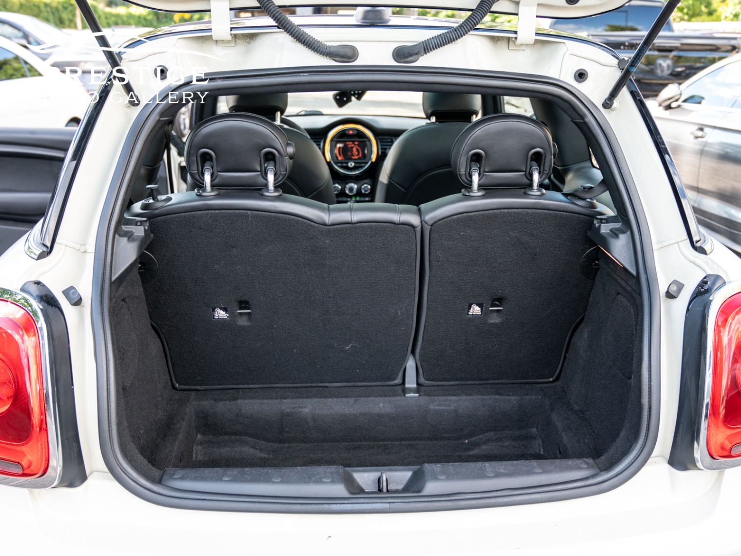 /prestigeautogallery/2018-MINI-3Door-843873001775151.jpg