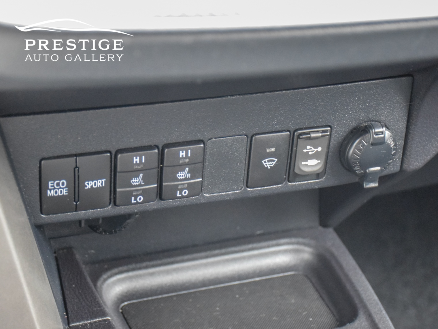 /prestigeautogallery/2018-Toyota-RAV4-09612998348780666.jpg