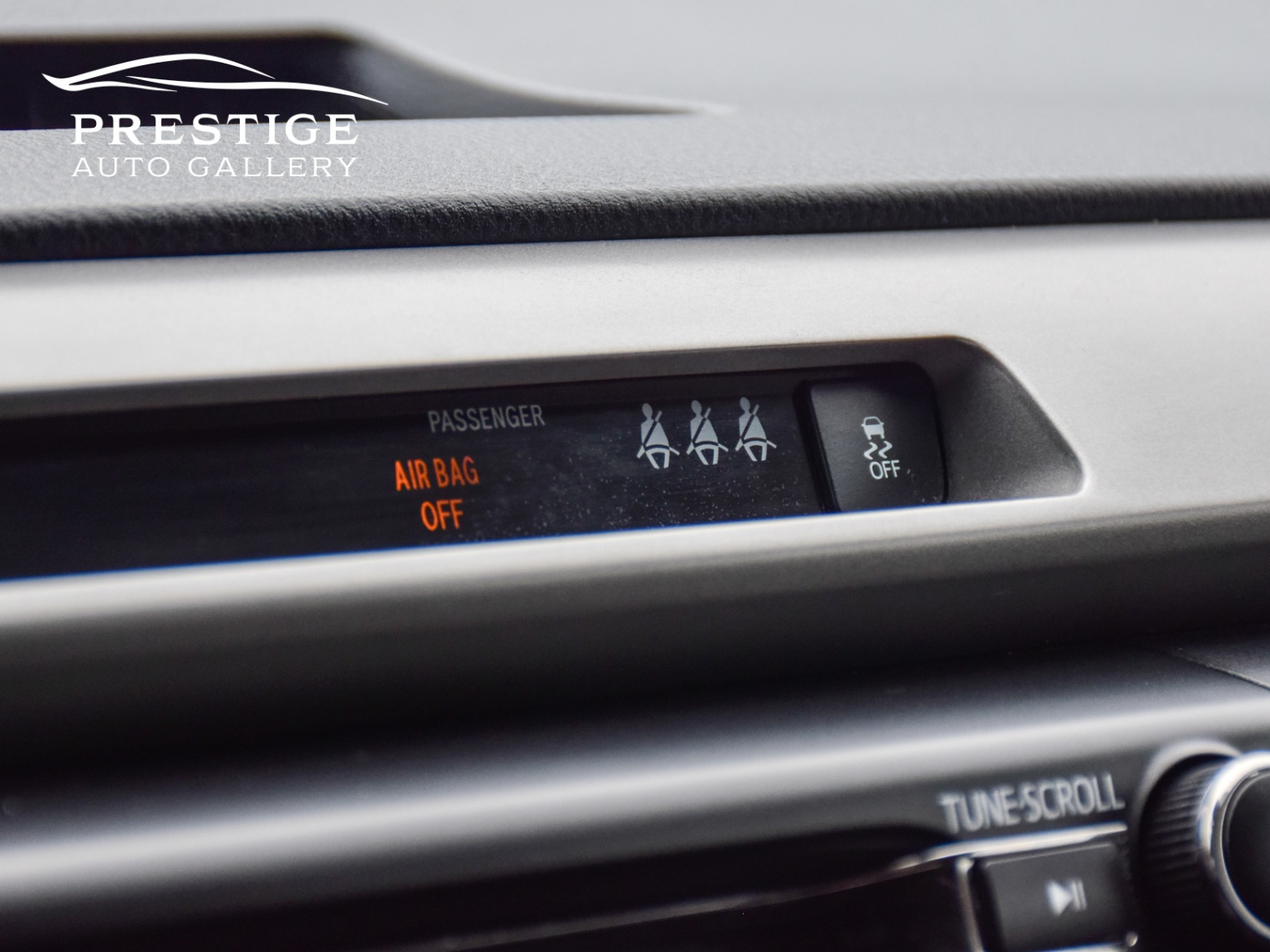 /prestigeautogallery/2018-Toyota-RAV4-4512735158817567.jpg