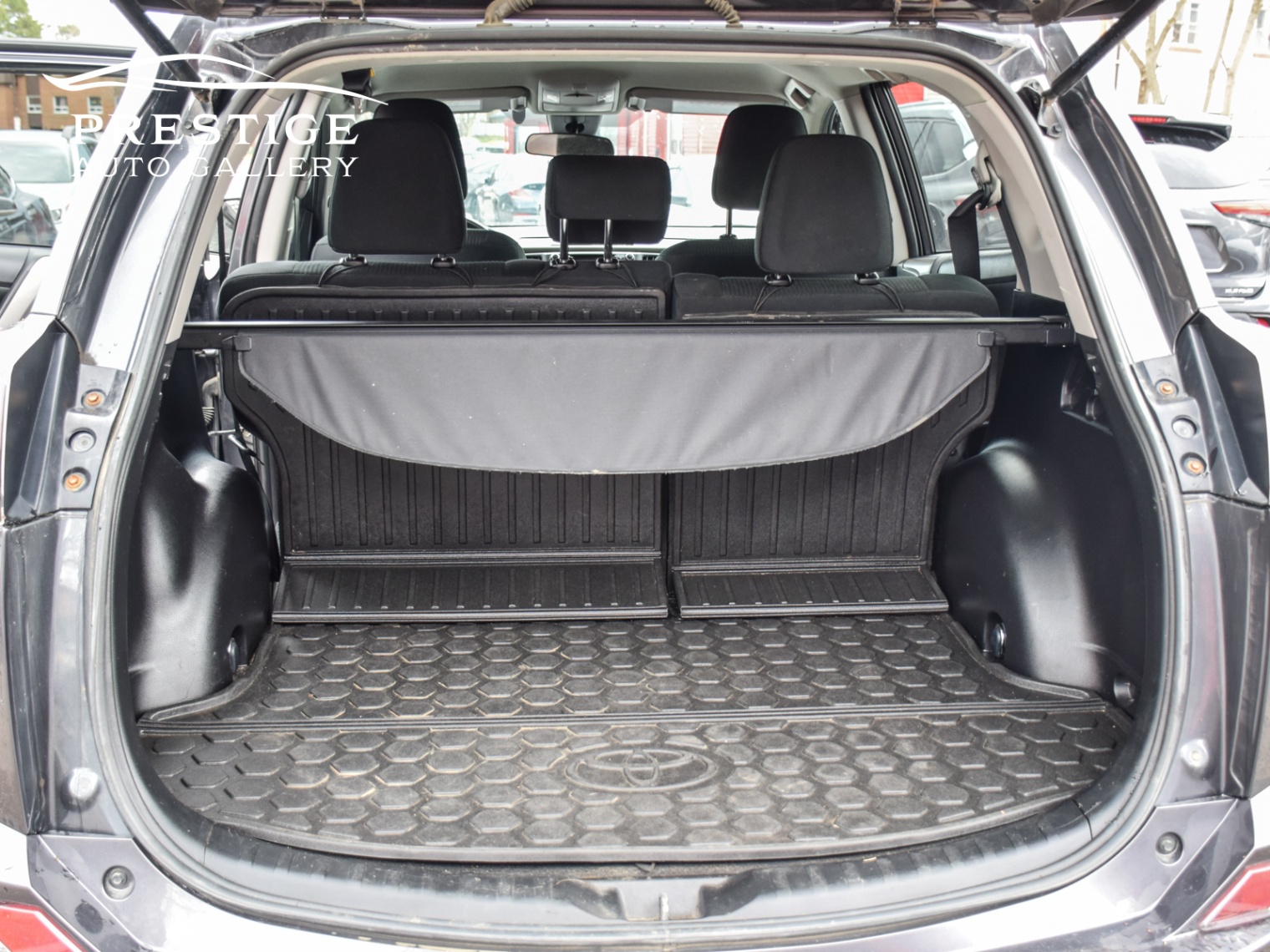 /prestigeautogallery/2018-Toyota-RAV4-6095945026540481.jpg