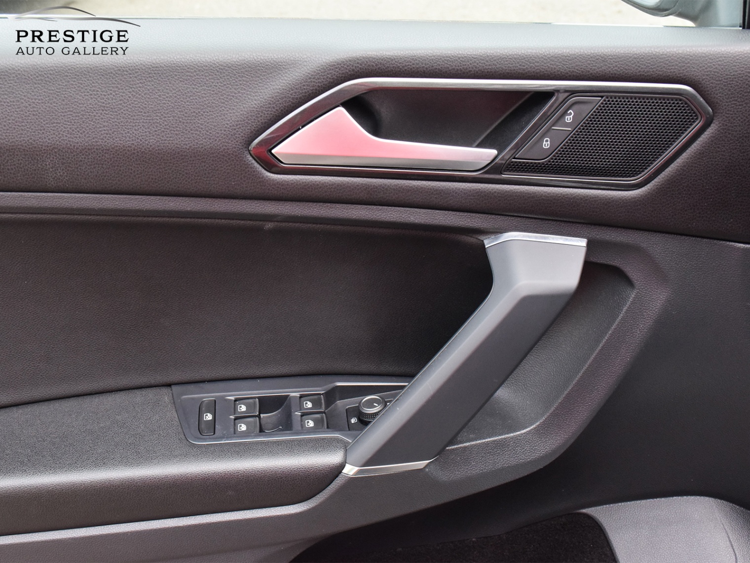 /prestigeautogallery/2018-Volkswagen-Tiguan-19054305726531795.jpg