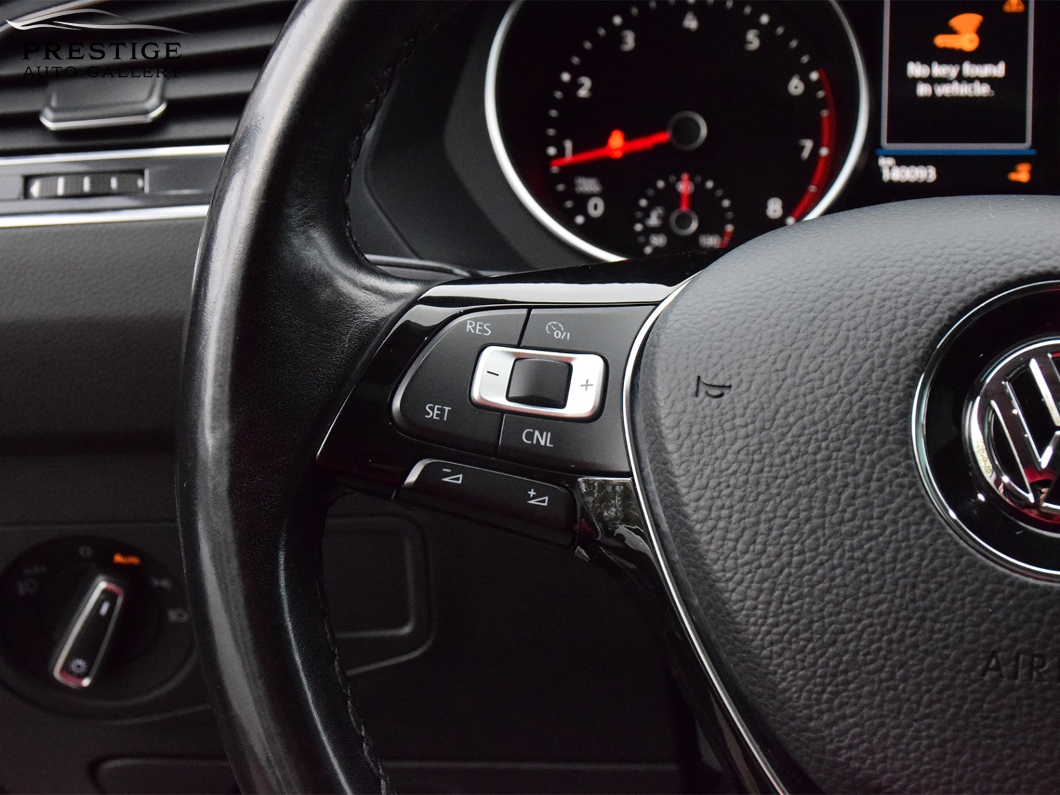 /prestigeautogallery/2018-Volkswagen-Tiguan-48003571358218466.jpg