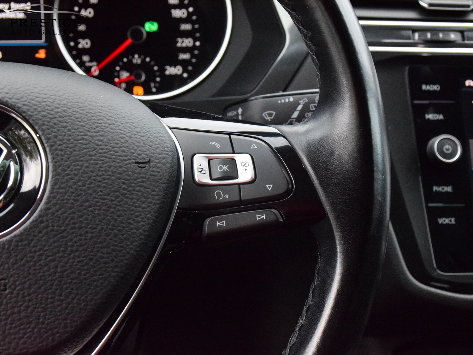 /prestigeautogallery/2018-Volkswagen-Tiguan-9108565028341051.jpg