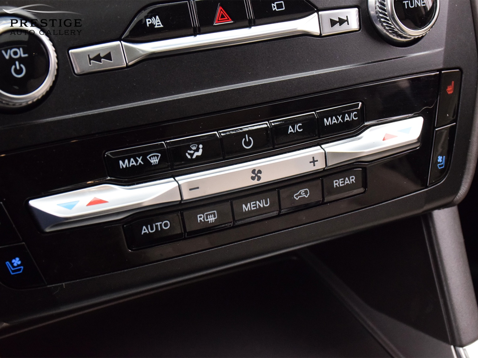 /prestigeautogallery/2020-Ford-Explorer-32947454386869124.jpg