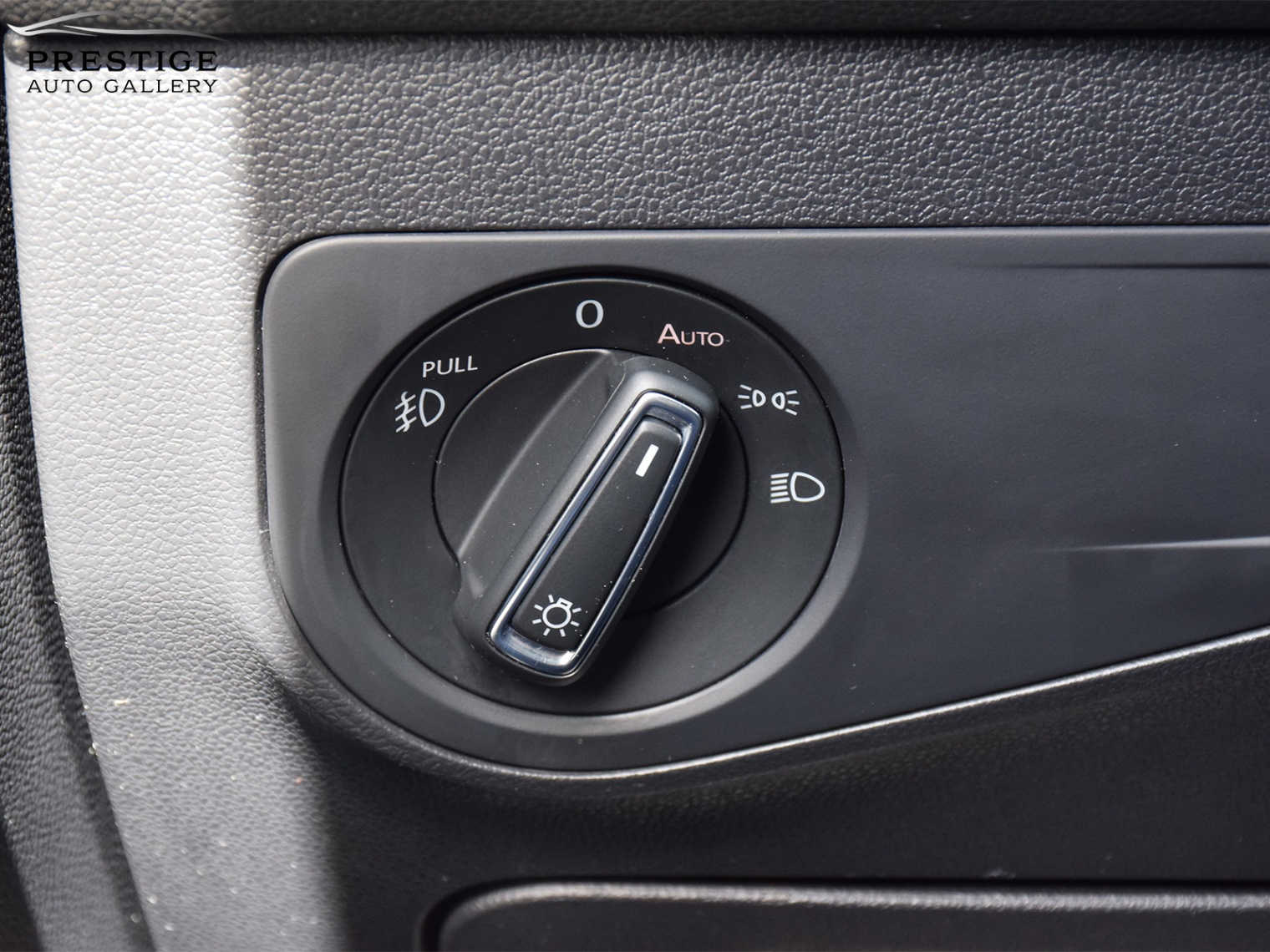 /prestigeautogallery/2021-Volkswagen-Tiguan-06950809802887337.jpg