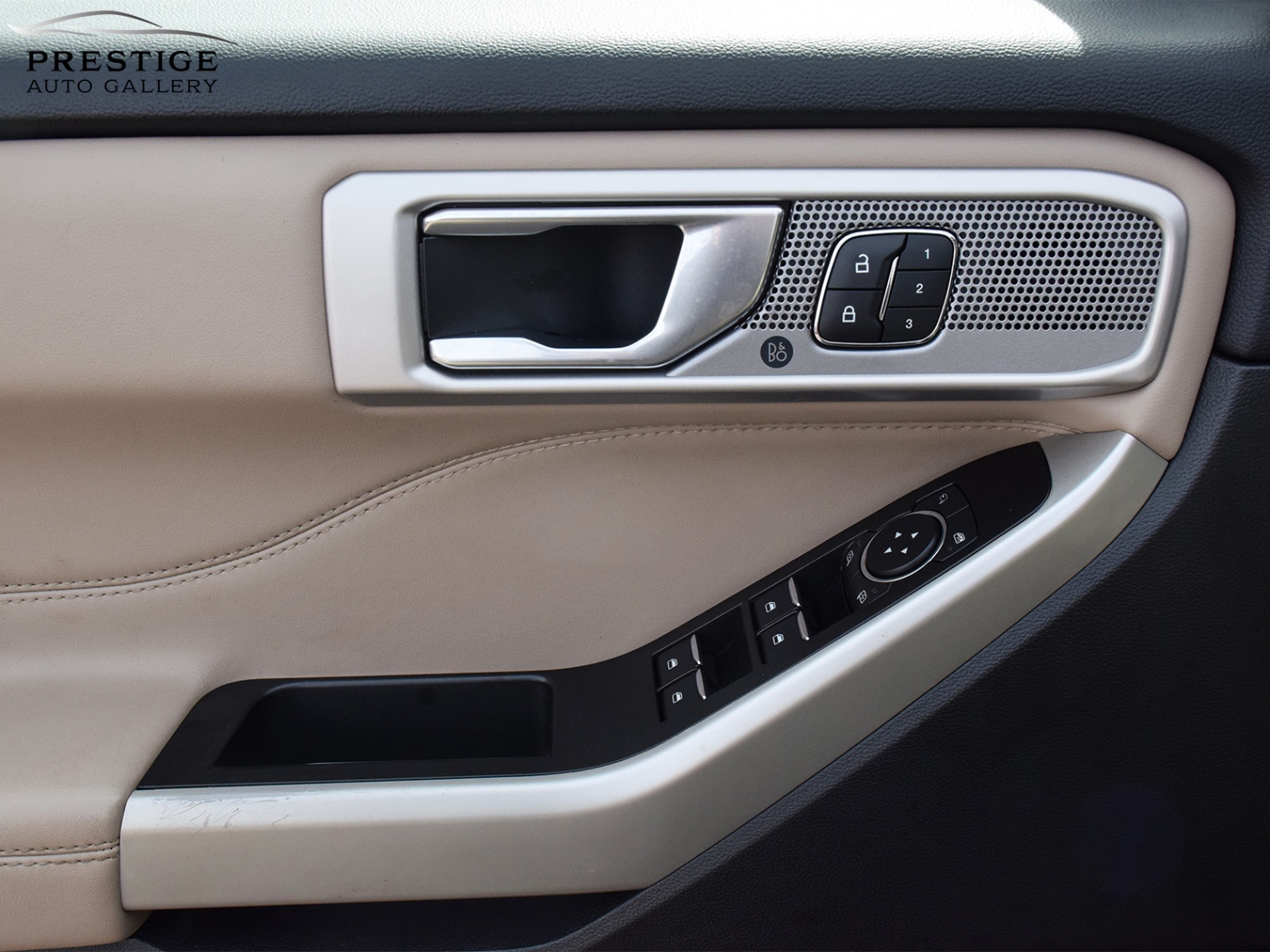 /prestigeautogallery/2022-Ford-Explorer-1801356251707933.jpg