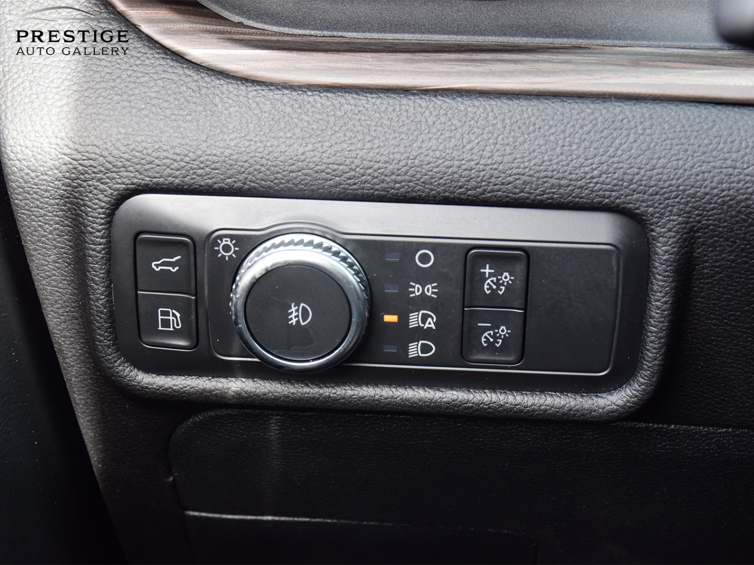 /prestigeautogallery/2022-Ford-Explorer-26484661416131816.jpg