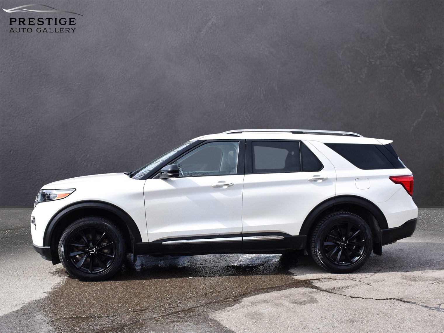 /prestigeautogallery/2022-Ford-Explorer-49445685613519275.jpg