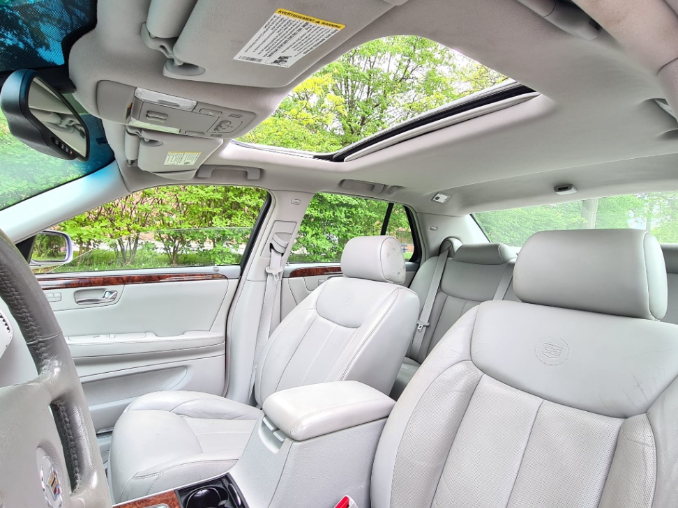 /rahmanmotors/2006-Cadillac-DTS-20834613952934156.jpg