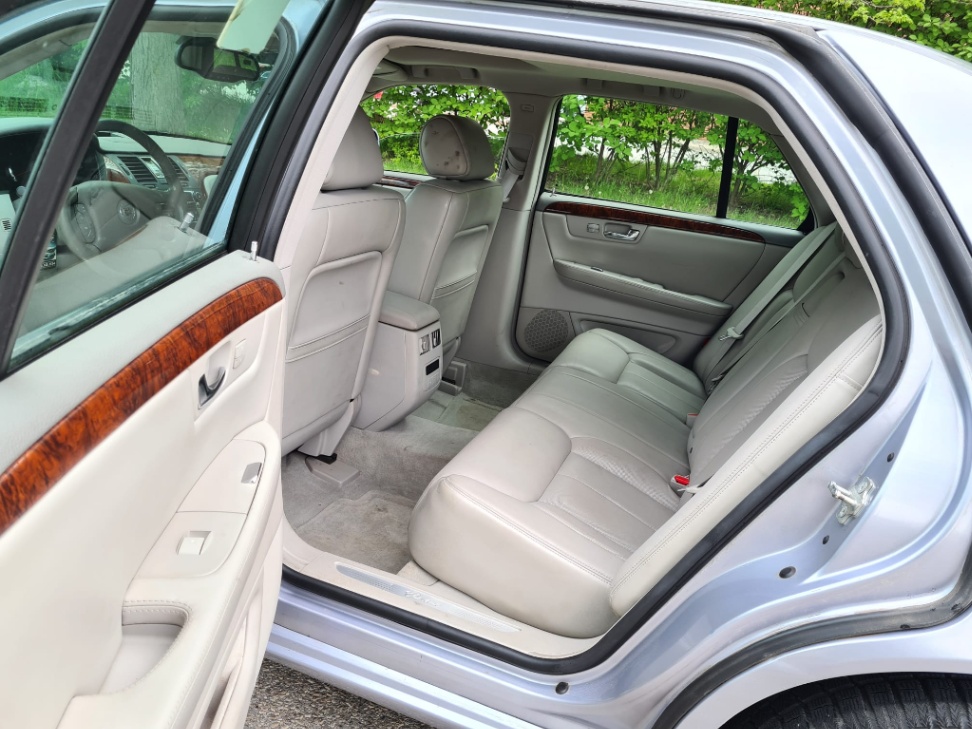 /rahmanmotors/2006-Cadillac-DTS-24899805481670367.jpg