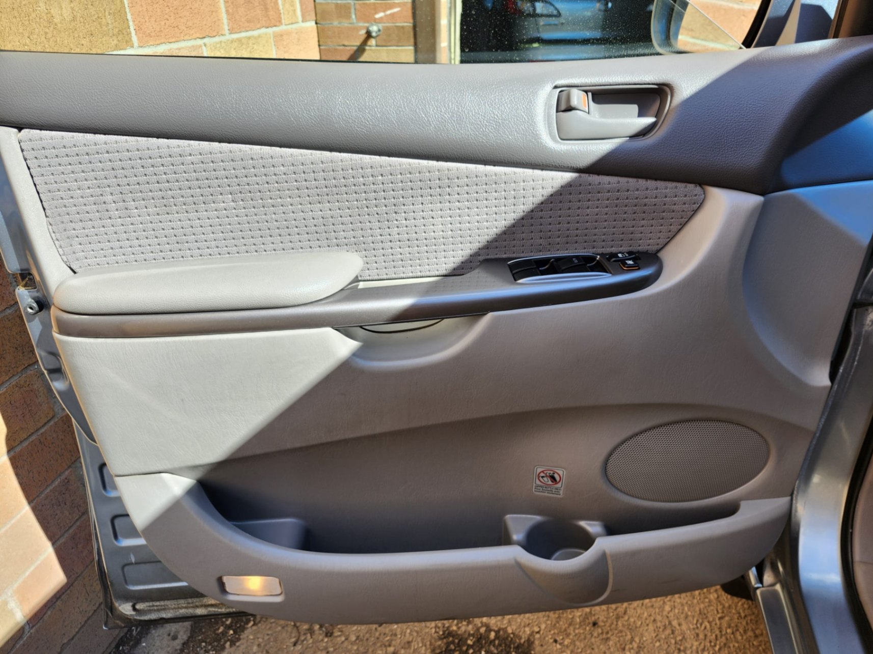 /rahmanmotors/2006-Toyota-Sienna-04640054206251443.jpg