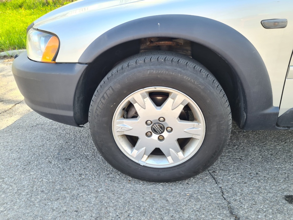/rahmanmotors/2006-Volvo-XC70-04512633215454476.jpg