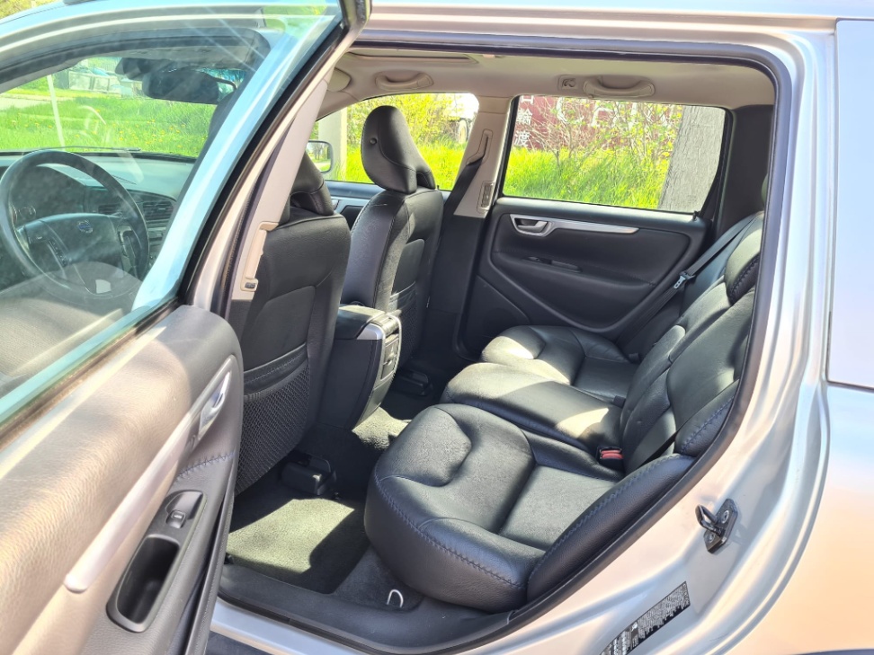 /rahmanmotors/2006-Volvo-XC70-26510356272012836.jpg