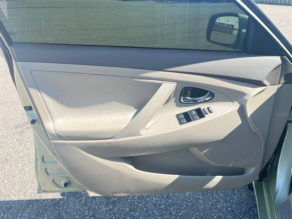 /rahmanmotors/2007-Toyota-CamryHybrid-047632238627022705.jpg