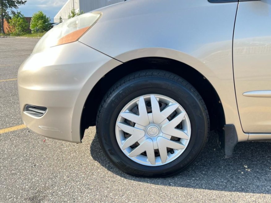 /rahmanmotors/2007-Toyota-Sienna-013107993458119083.jpg