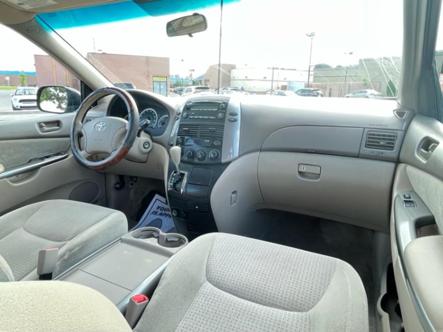 /rahmanmotors/2007-Toyota-Sienna-332973460326069.jpg