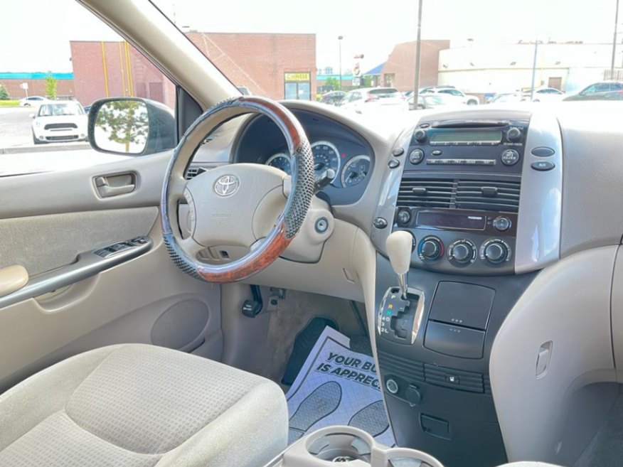 /rahmanmotors/2007-Toyota-Sienna-8654449063876659.jpg