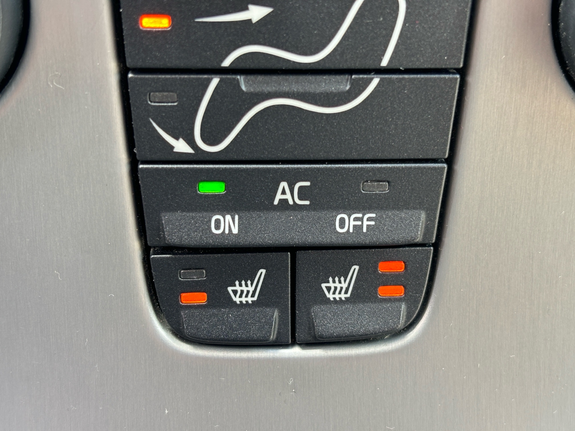 /rahmanmotors/2007-Volvo-C70-2769075996327144.jpg