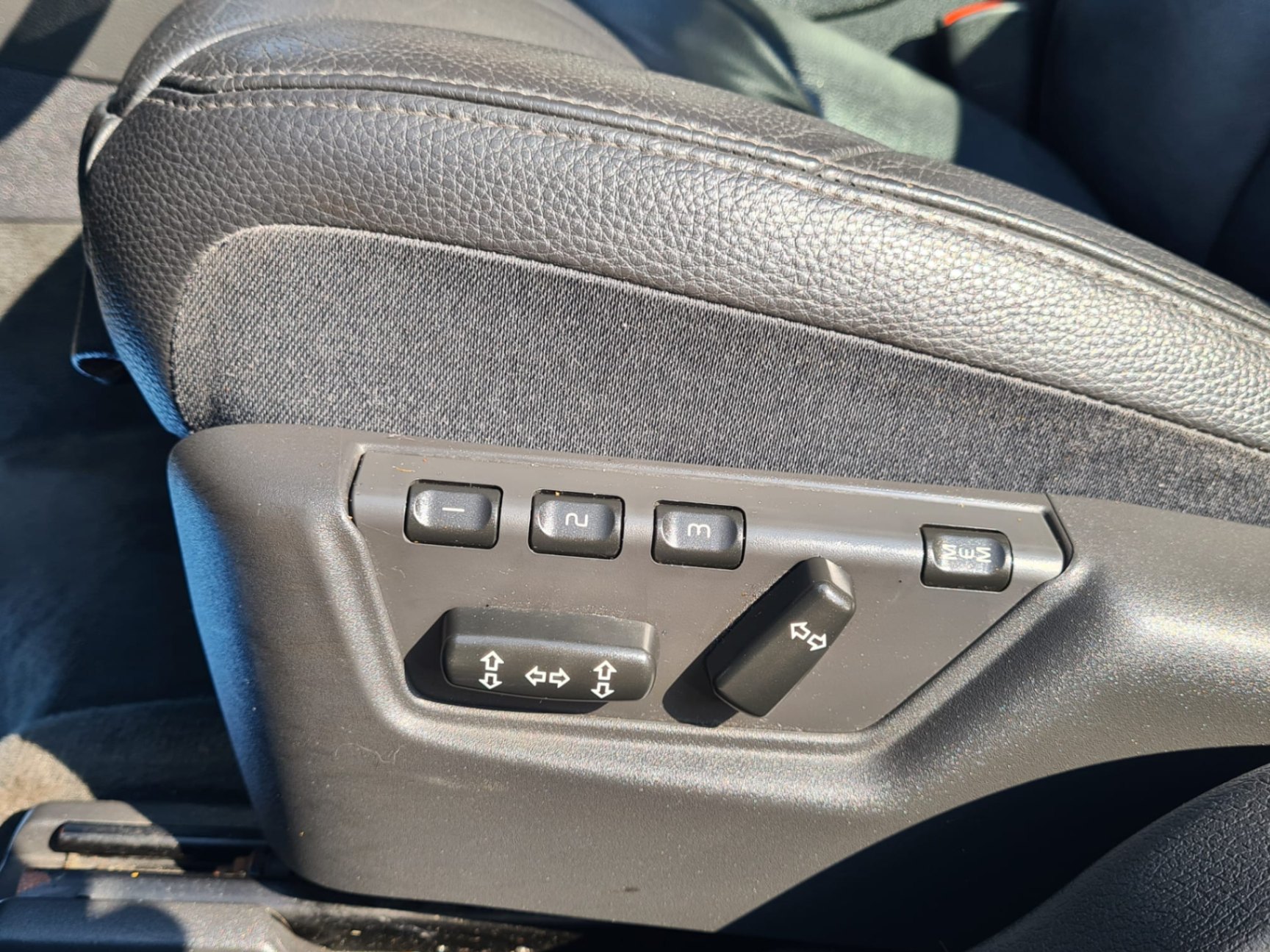 /rahmanmotors/2007-Volvo-V70-5886514433097776.jpg