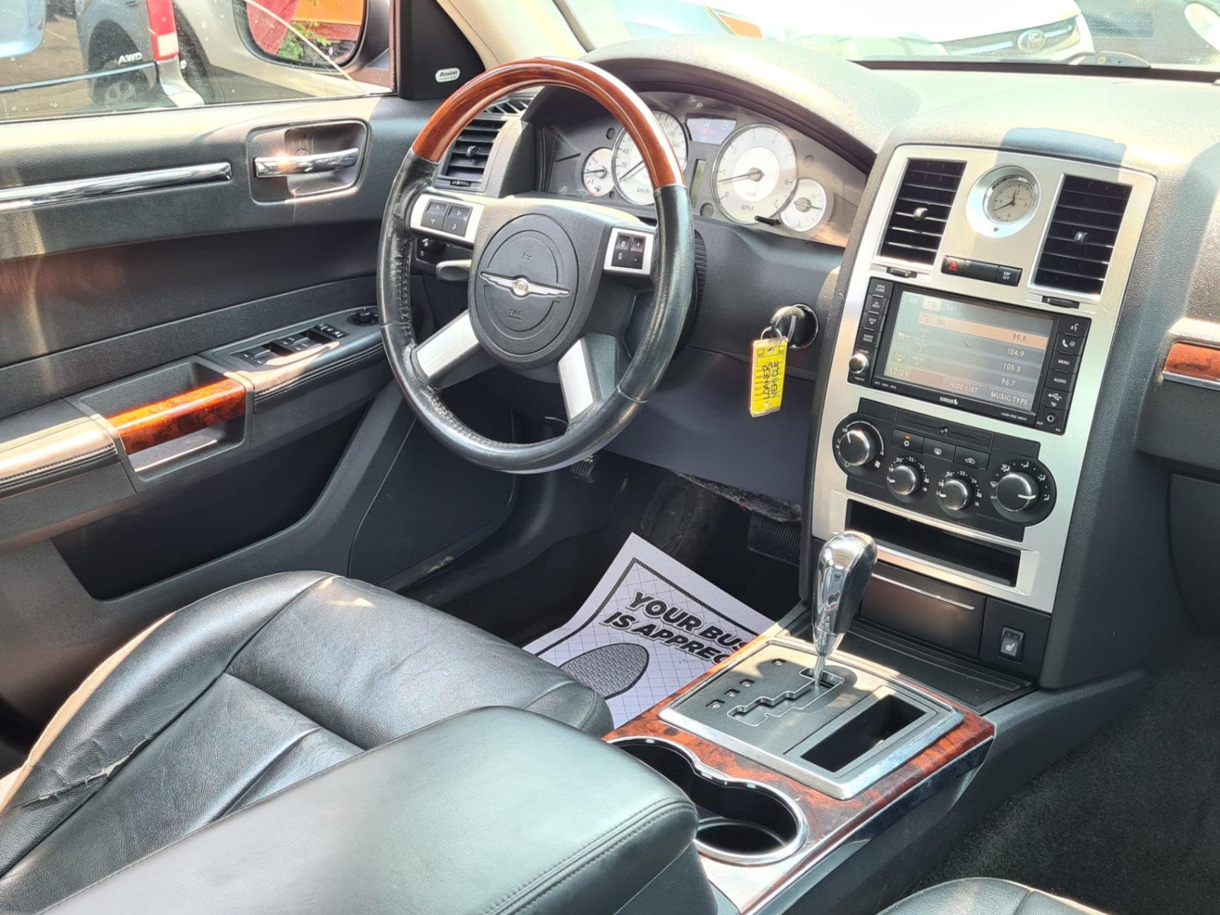 /rahmanmotors/2008-Chrysler-300-09362285837199202.jpg