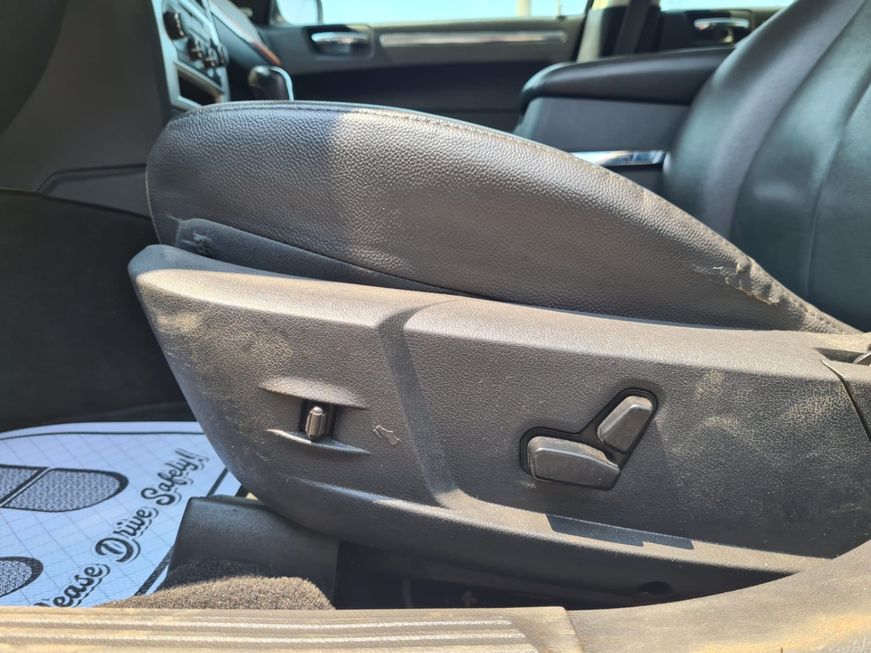 /rahmanmotors/2008-Chrysler-300-40330492187774847.jpg