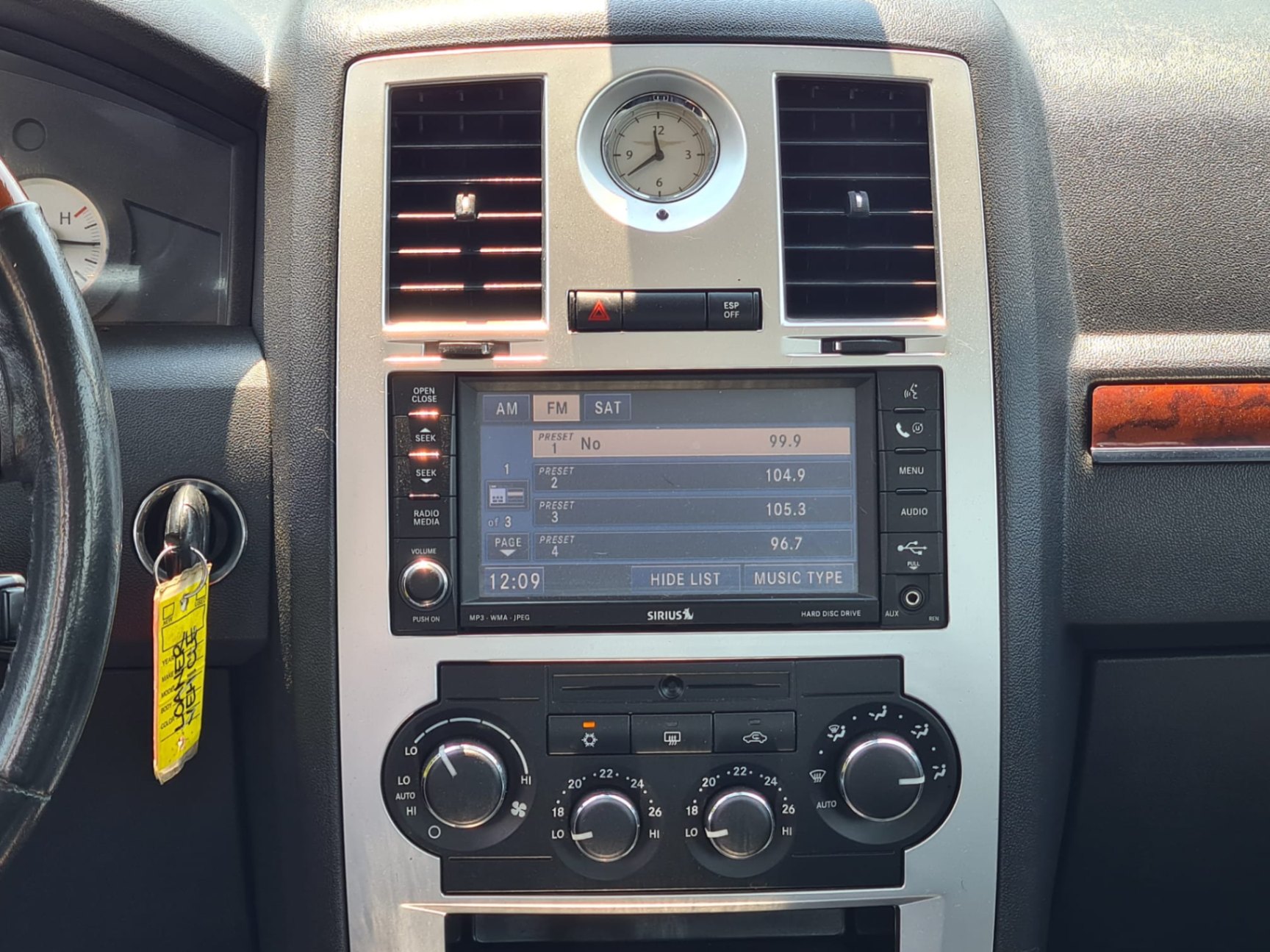 /rahmanmotors/2008-Chrysler-300-4235999678675899.jpg