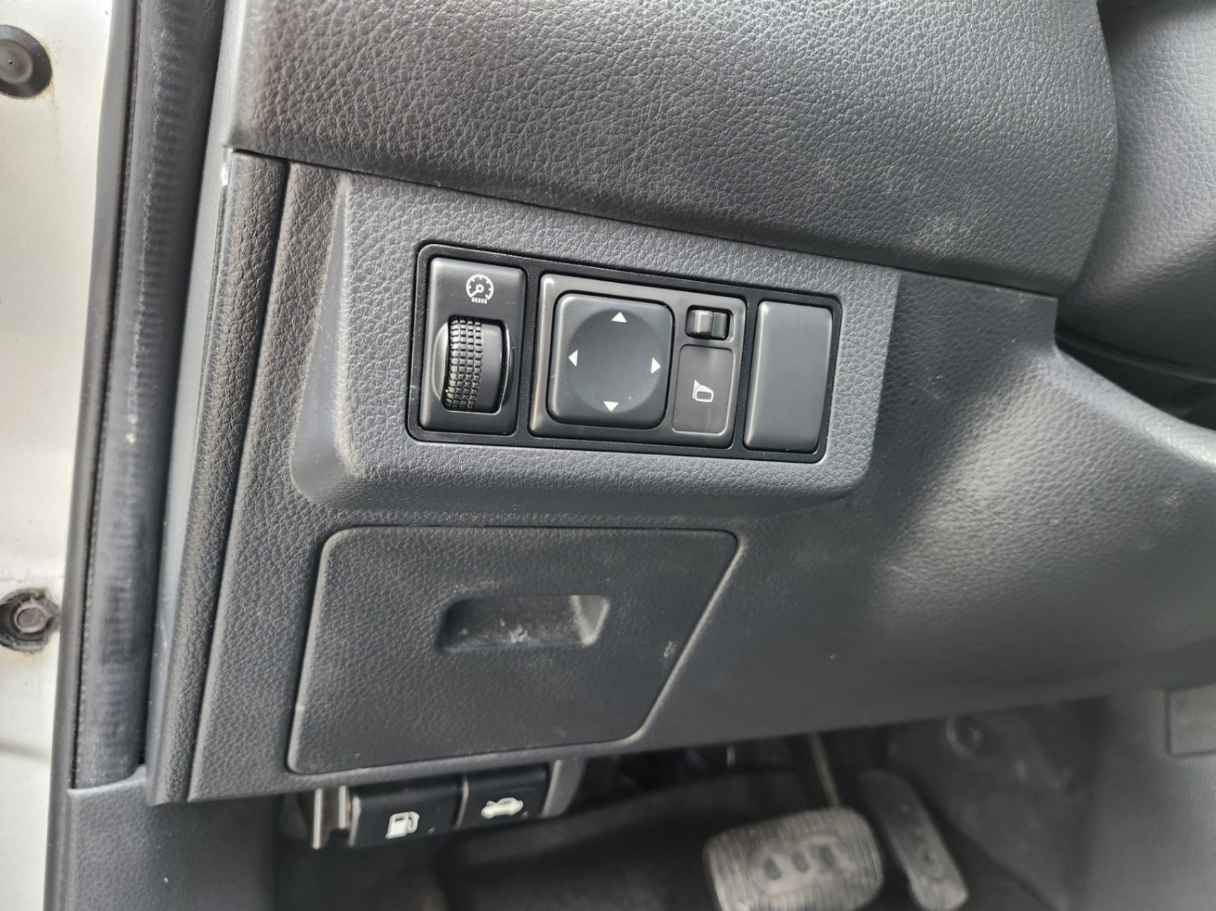 /rahmanmotors/2009-Nissan-Versa-9056058236680609.jpg