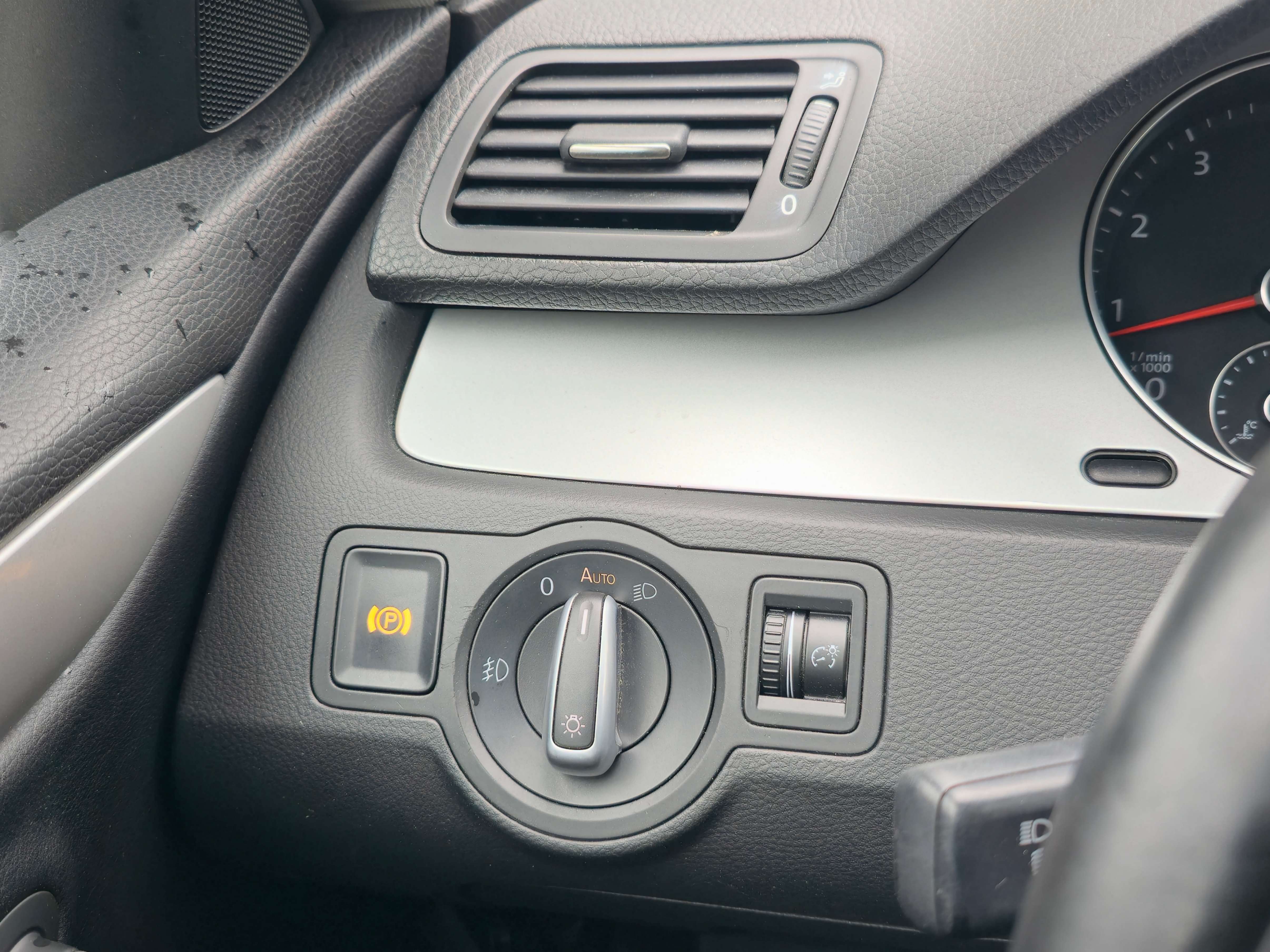 /rahmanmotors/2009-Volkswagen-PassatCC-765531358318577.jpg