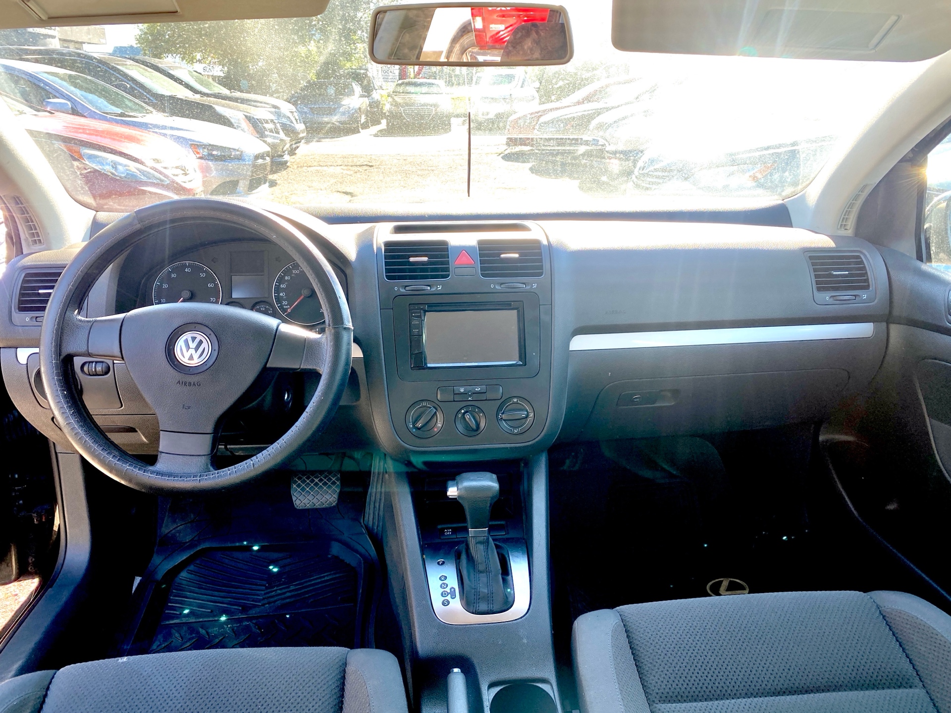 /rahmanmotors/2009-Volkswagen-Rabbit-006950392337979006.jpg