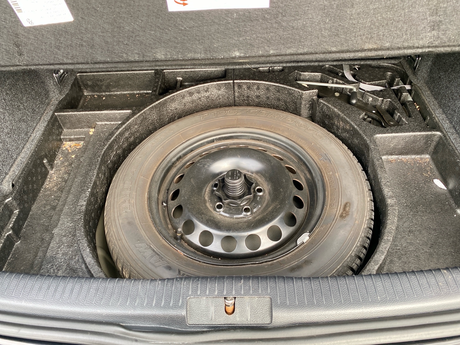 /rahmanmotors/2009-Volkswagen-Rabbit-2762442676033936.jpg