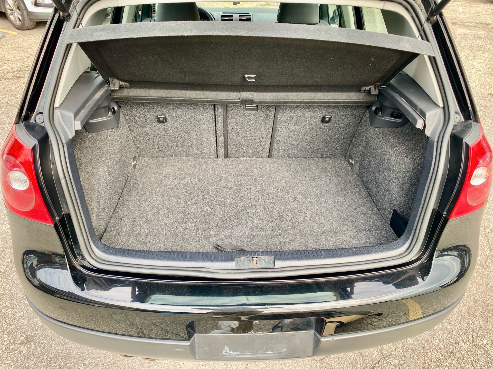 /rahmanmotors/2009-Volkswagen-Rabbit-5796487806975432.jpg