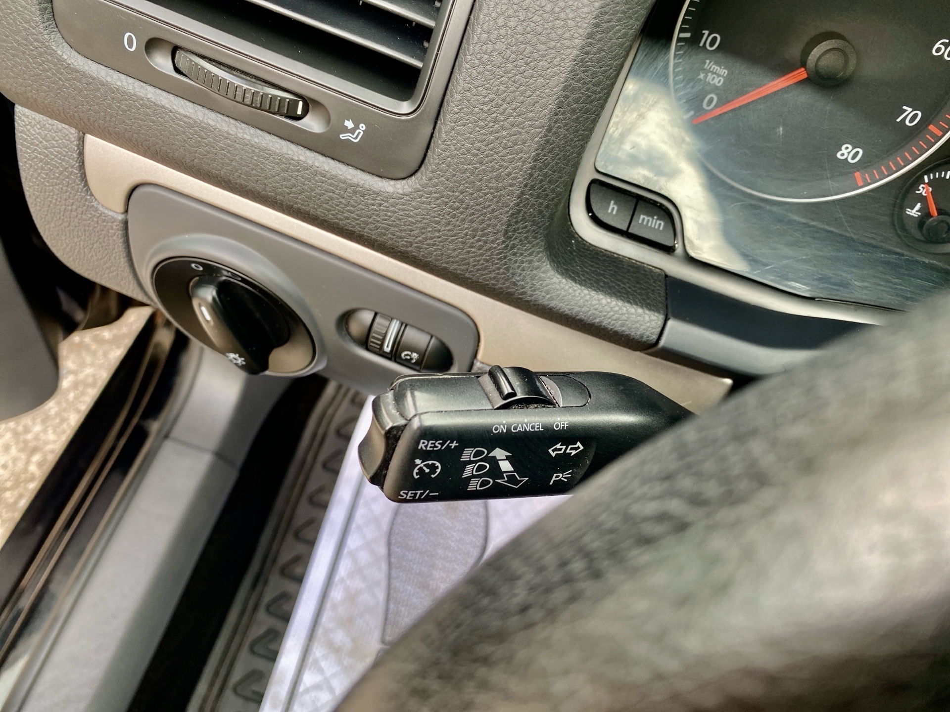 /rahmanmotors/2009-Volkswagen-Rabbit-9782226027558745.jpg