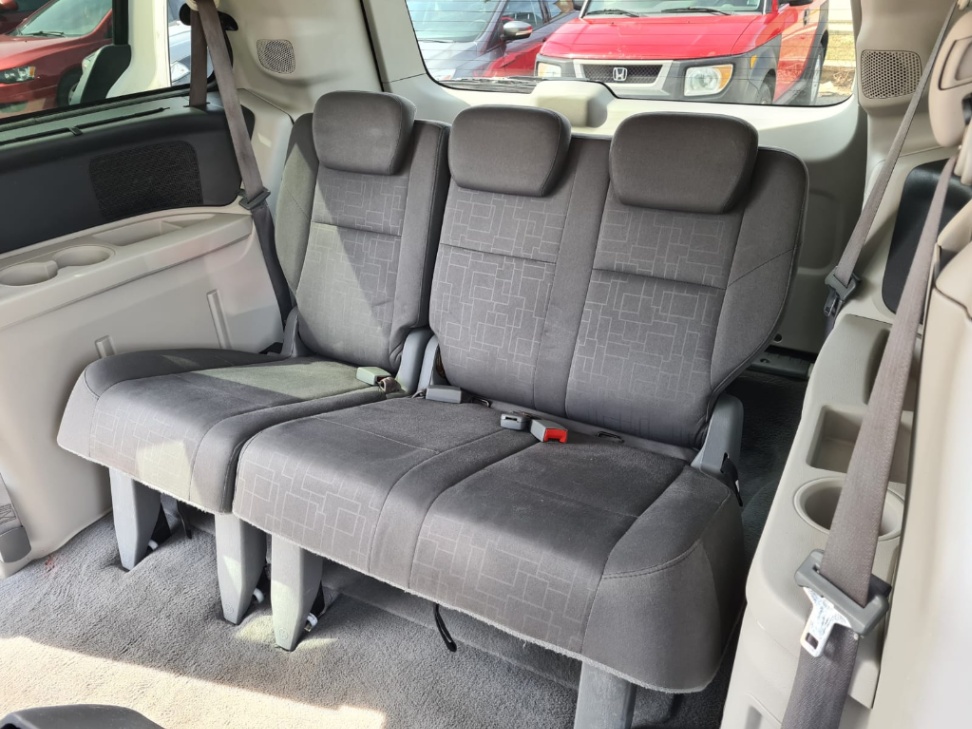 /rahmanmotors/2009-Volkswagen-Routan-1701734696333157.jpg