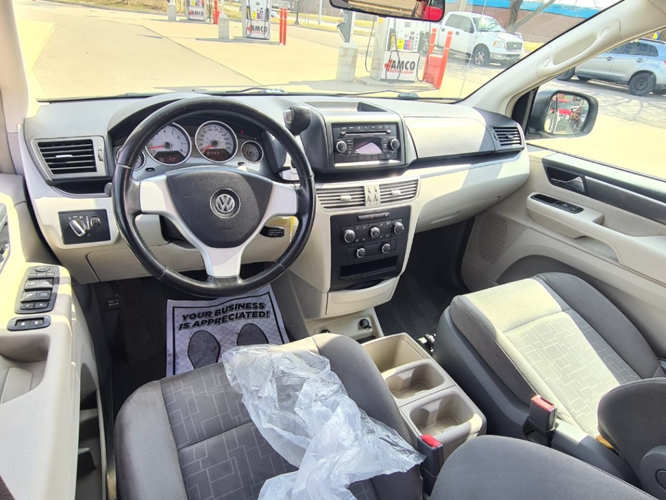 /rahmanmotors/2009-Volkswagen-Routan-17550691942019014.jpg