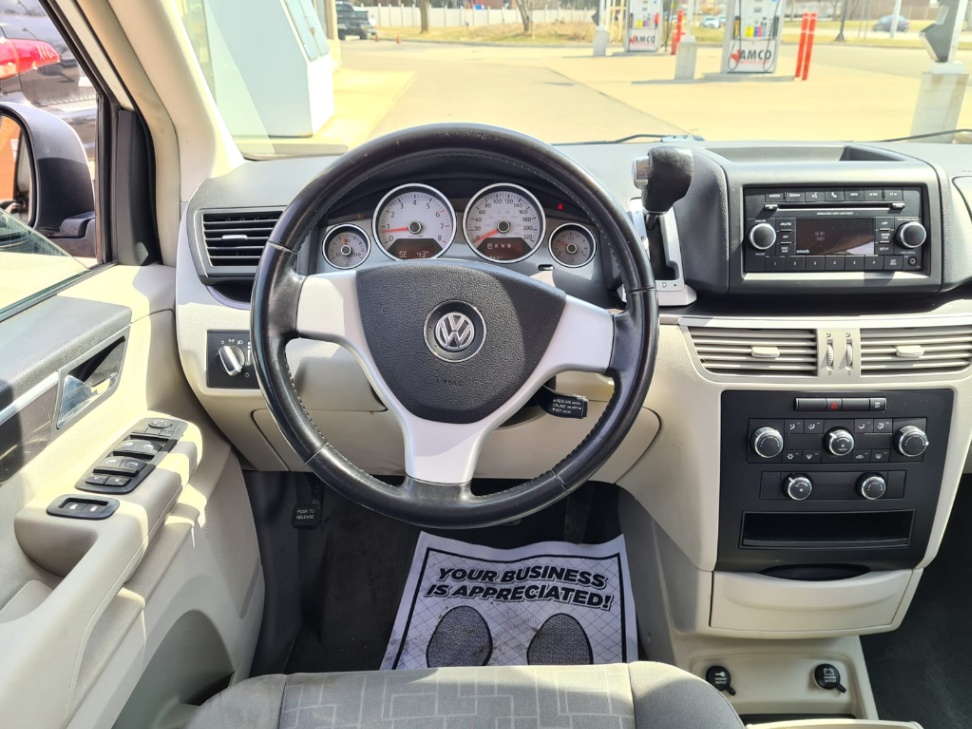 /rahmanmotors/2009-Volkswagen-Routan-24634999379765876.jpg