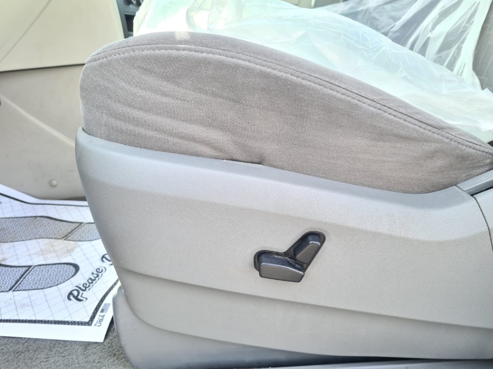 /rahmanmotors/2009-Volkswagen-Routan-3901393956733801.jpg