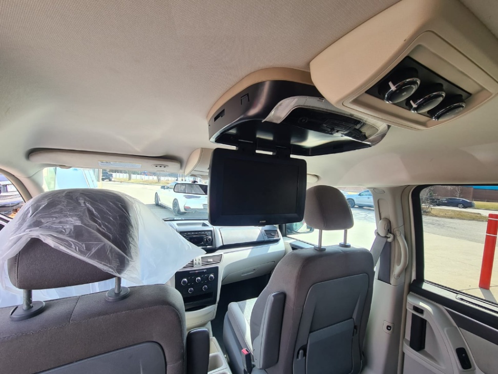 /rahmanmotors/2009-Volkswagen-Routan-7791942701957555.jpg