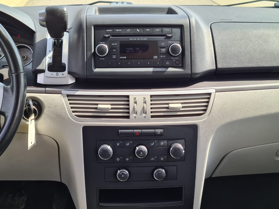 /rahmanmotors/2009-Volkswagen-Routan-8391654230032286.jpg