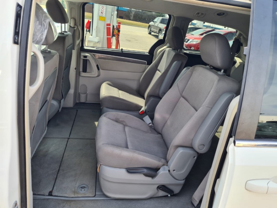 /rahmanmotors/2009-Volkswagen-Routan-8947802734423438.jpg