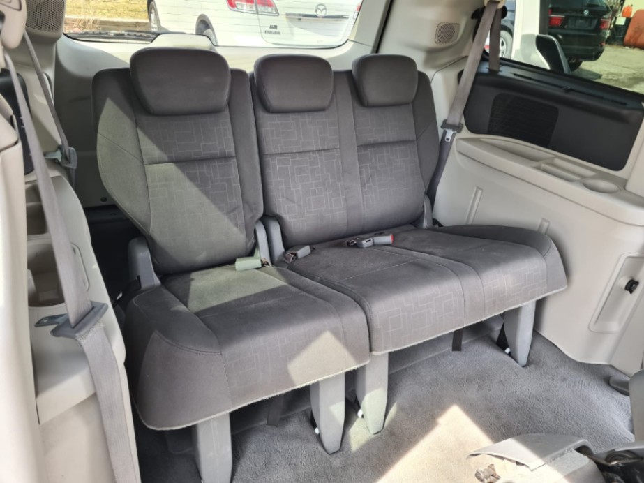 /rahmanmotors/2009-Volkswagen-Routan-951249182524541.jpg