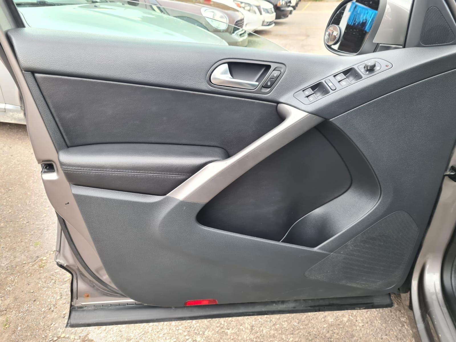 /rahmanmotors/2009-Volkswagen-Tiguan-11054282052737374.jpg