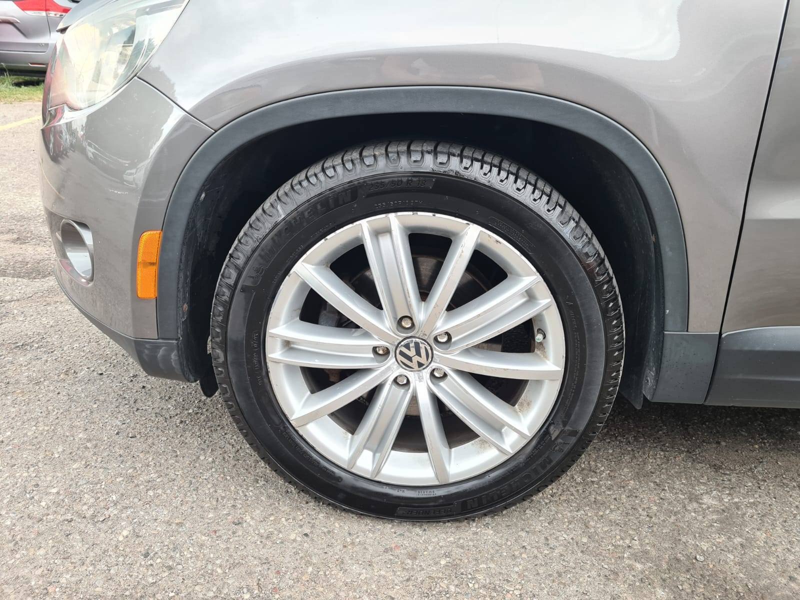 /rahmanmotors/2009-Volkswagen-Tiguan-5497892123854415.jpg