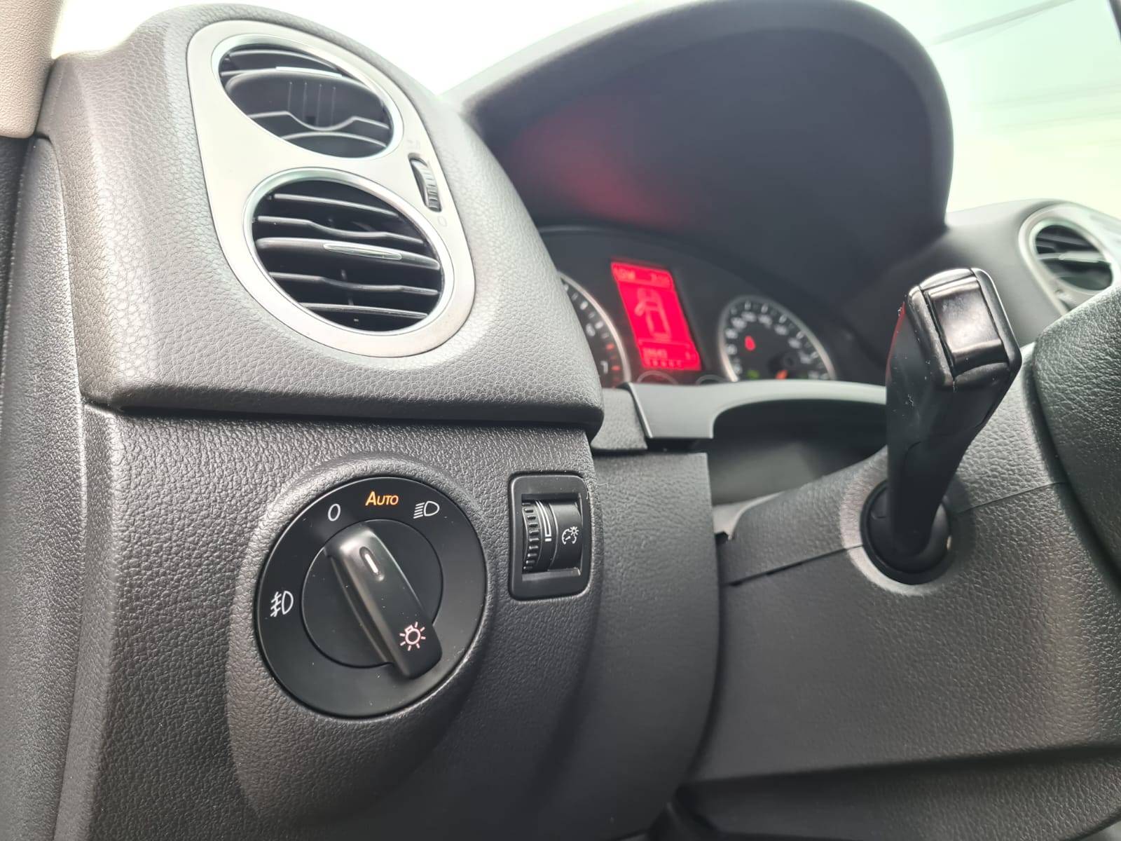 /rahmanmotors/2009-Volkswagen-Tiguan-904138239006937.jpg