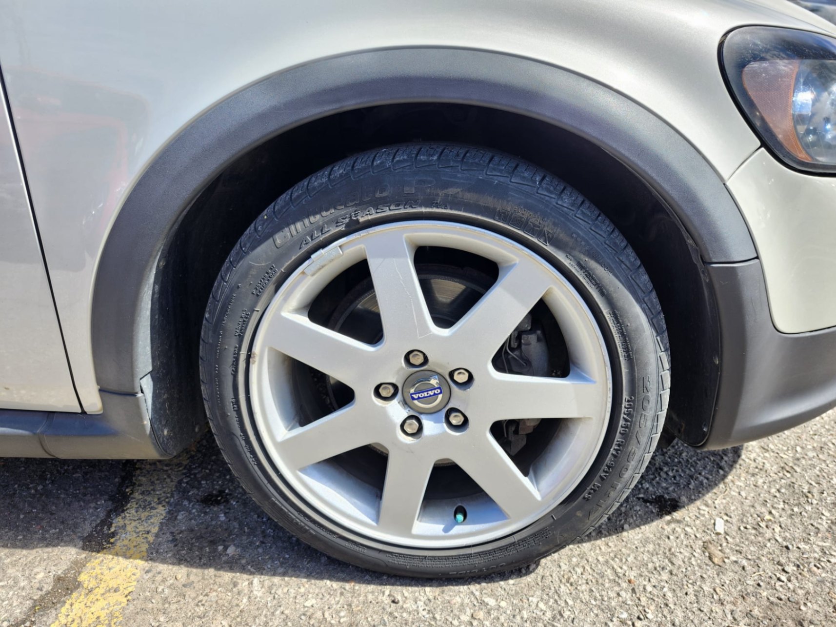 /rahmanmotors/2009-Volvo-C30-16963721142442956.jpg