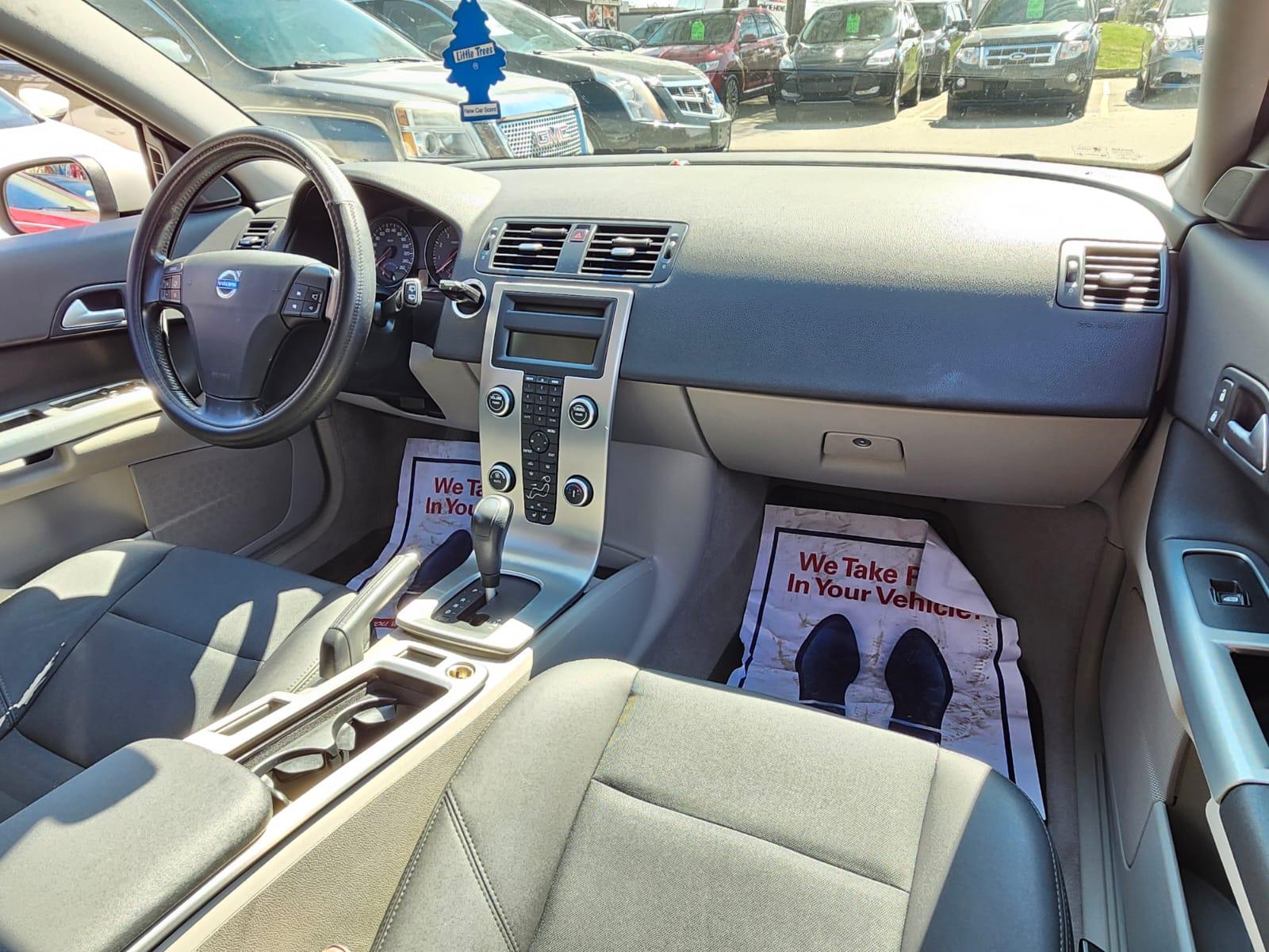 /rahmanmotors/2009-Volvo-C30-9447906377089419.jpg
