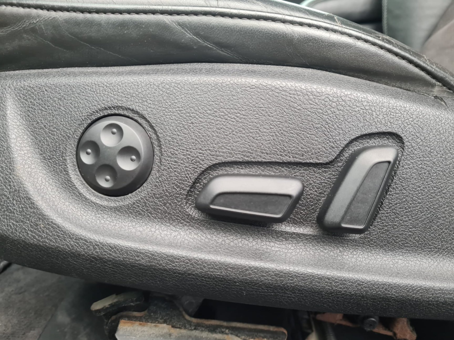 /rahmanmotors/2010-Audi-A5-6246216321275169.jpg