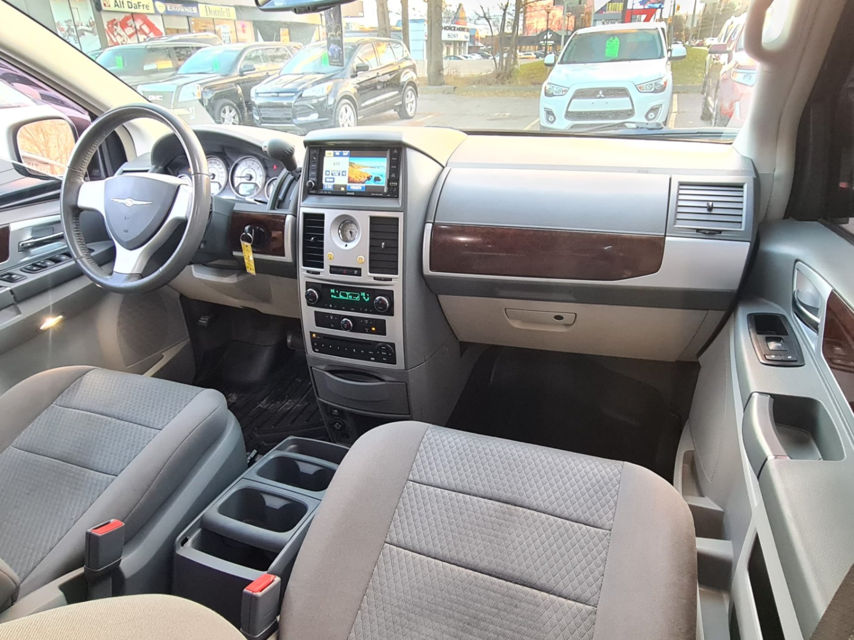 /rahmanmotors/2010-Chrysler-Town&-42820107790006845.jpg