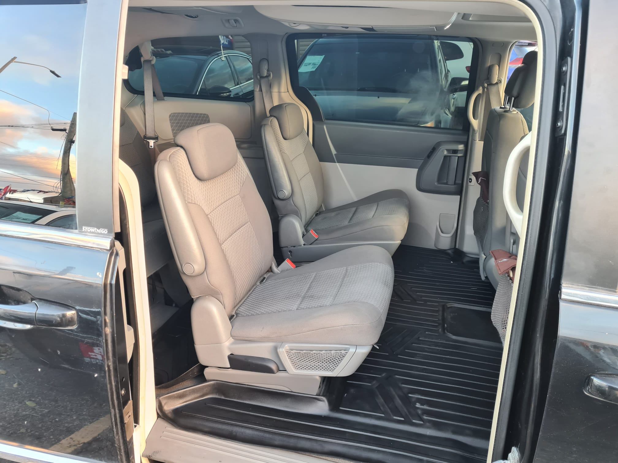 /rahmanmotors/2010-Chrysler-Town&-8342059947604148.jpg